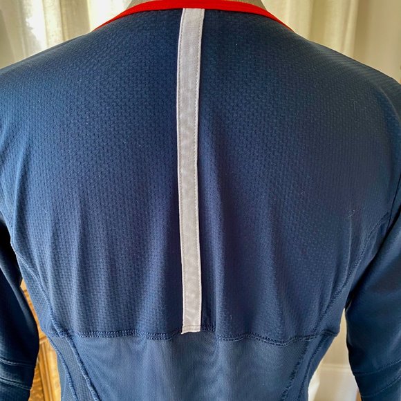 Nike Dri-Fit Reflective Quarter Zip Top - Picture 7 of 11